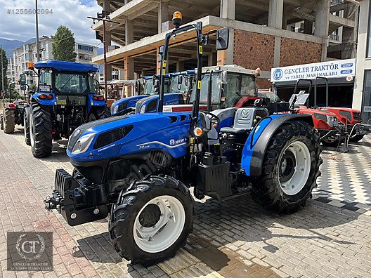 Machinery / Agricultural Machines / Tractors / New Holland / T4.110B