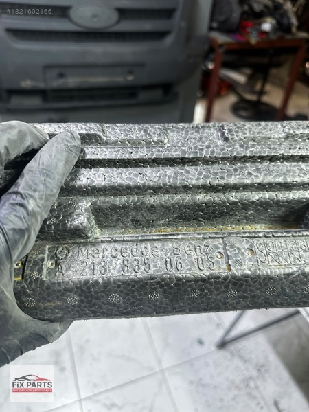 Mercedes E Tampon Braketi (Ön)