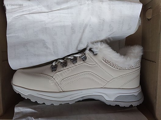 Used & Brand New Items / Clothing & Accessories / Women / Shoes / Boots