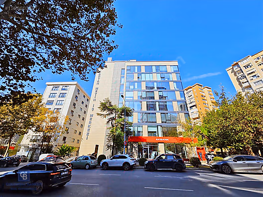 Sahrayıcedit Atatürk Caddesinde Kiralık Ofis Katı Net 210m2