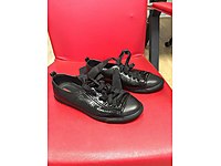 Kısa süreli ve temiz kullanılmış orjinal Prada ayakkabı