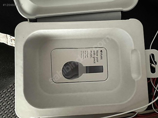 Beats Studio Pro Kulak Üstü Bluetooth Kulaklık