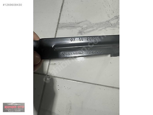 BMW F10 5.20 5.25 AKÜ SABİTLEME DEMİRİ 61217609962 - İlan ve