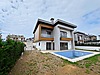 BEYLİKDÜZÜNDE SİTE İÇİ HAVUZLU TRİPLEKS VİLLA