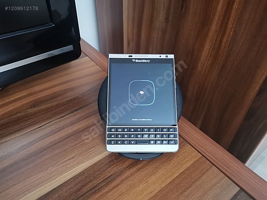 BlackBerry / Passport / Blackberry passport Sılver Edition. on