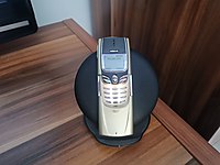 Nokia 8850 gold...