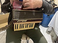 Akordiyon çok eski çalışır vaziyette