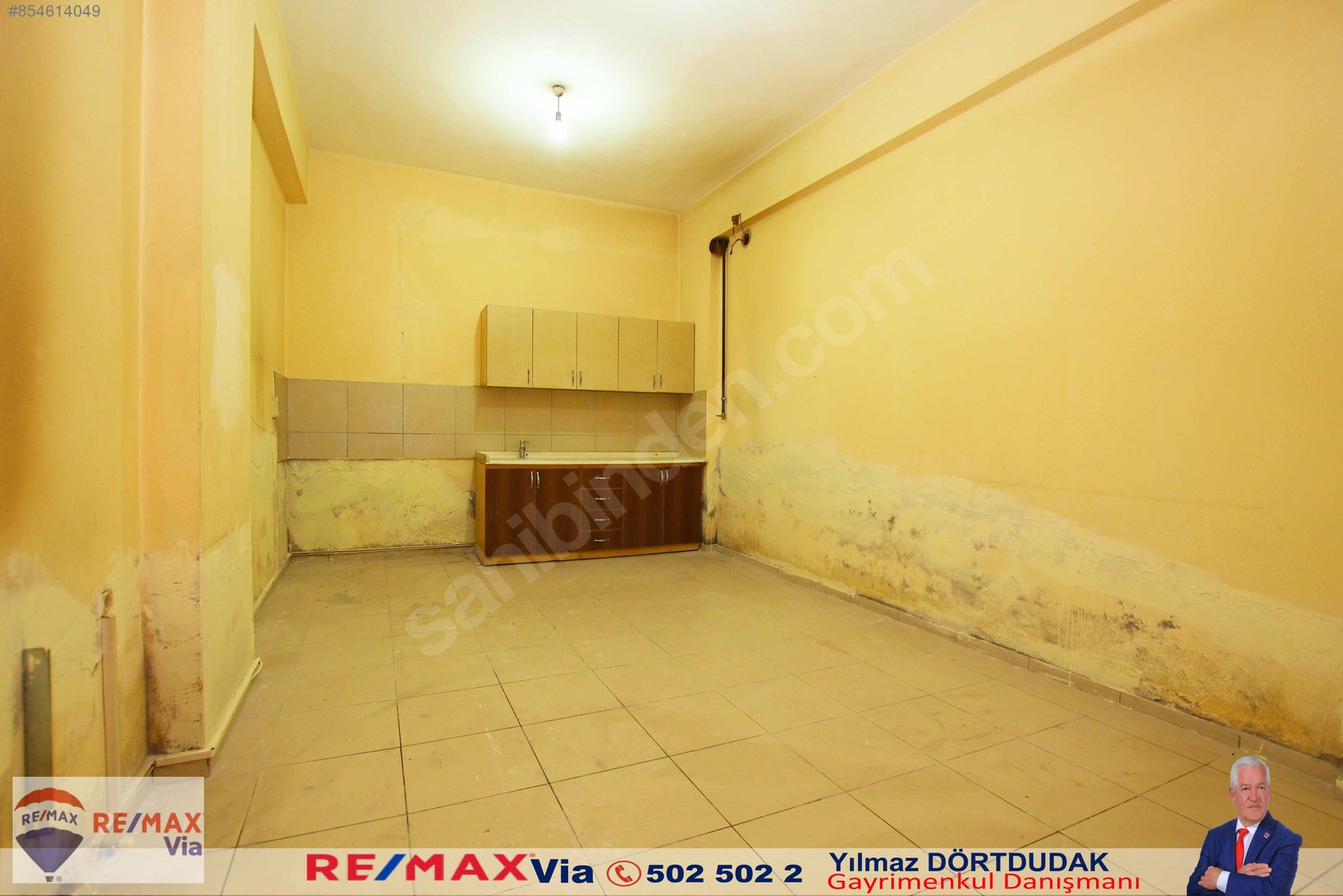 REMAX Via GÜVENCESİLE ESENYURTBATTALGAZİDE 1500 M2 İŞ YERİ