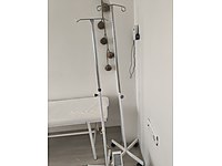 serum askısı 4 ayaklı