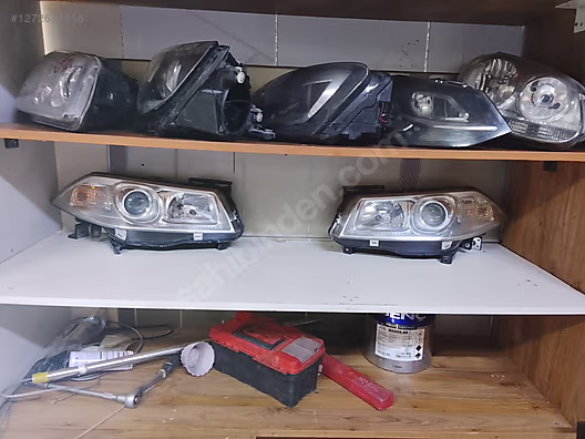 MEGANE 2 SAĞ SOL FAR MERCEKLİ AMPULLERİNE KADAR DOLU DOLU - Renault Far Fotoğrafı