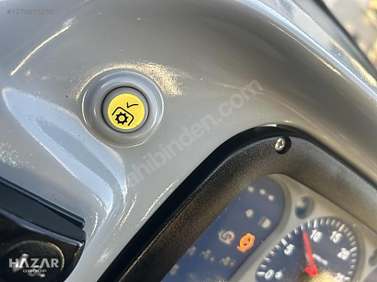 Machinery / Agricultural Machines / Tractors / New Holland / T4.70B