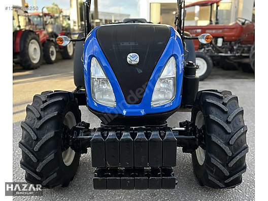 Machinery / Agricultural Machines / Tractors / New Holland / T4.70B