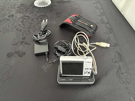 Compact / Casio / Exilim EX-Z700 / casıo DIGITAL CAMERA EX-Z700 on