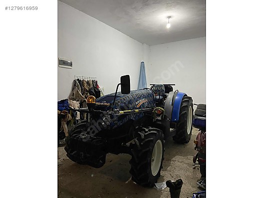 Machinery / Agricultural Machines / Tractors / New Holland / TD4.78B