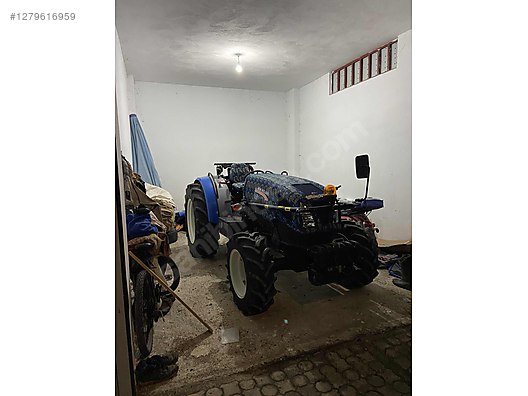 Machinery / Agricultural Machines / Tractors / New Holland / TD4.78B