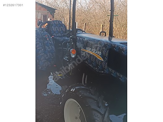 Machinery / Agricultural Machines / Tractors / New Holland / TD4.100F