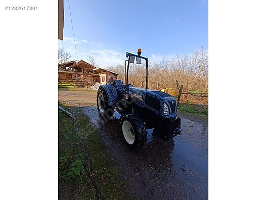 Machinery / Agricultural Machines / Tractors / New Holland / TD4.100F