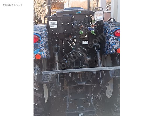 Machinery / Agricultural Machines / Tractors / New Holland / TD4.100F