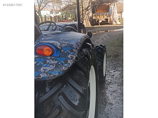 Machinery / Agricultural Machines / Tractors / New Holland / TD4.100F