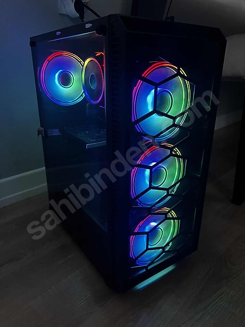 Curved (kavisli) ekranlı oyuncu bilgisayarı