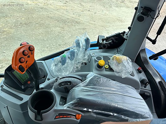 Machinery / Agricultural Machines / Tractors / New Holland / TR6.160S