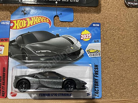 置物 Ferrari SF90 STRADALE CAST MODEL Ferrari SF90 XX Stradale Red 1:24 Diecast Model | Bburago – Burago