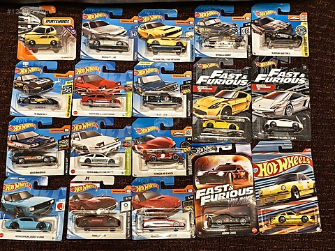 Hot Wheels Diecast Model 1:64 Nissan Araba - 1274620805