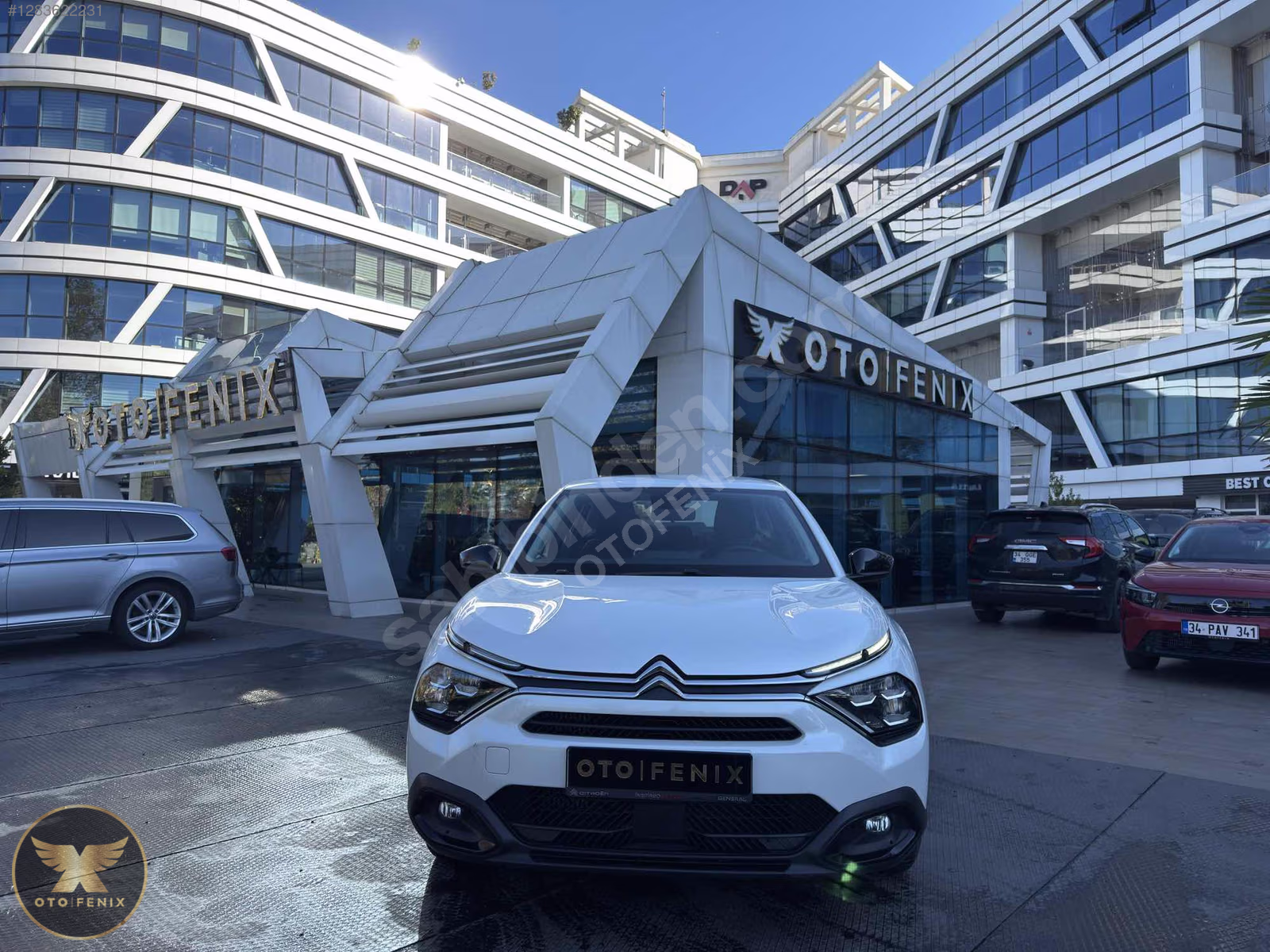 OTOFENİX 2023 C4 X 1.2 PURETECH FEEL BOLD EAT8 63.000 KM