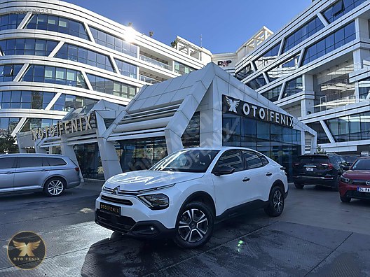 OTOFENİX 2023 C4 X 1.2 PURETECH FEEL BOLD EAT8 63.000 KM