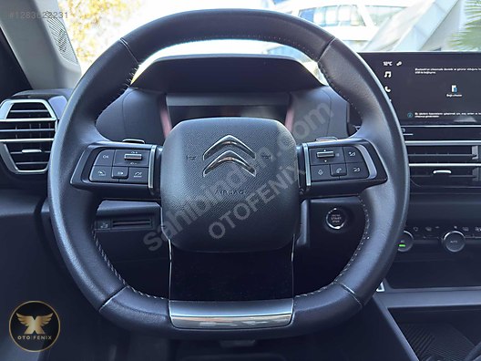 OTOFENİX 2023 C4 X 1.2 PURETECH FEEL BOLD EAT8 63.000 KM