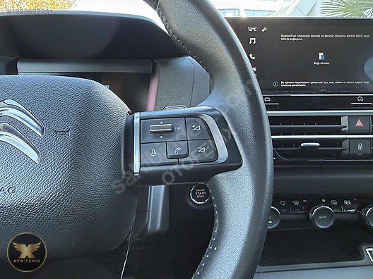 OTOFENİX 2023 C4 X 1.2 PURETECH FEEL BOLD EAT8 63.000 KM