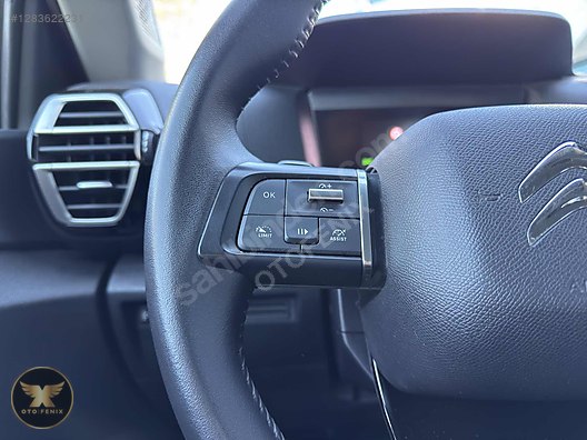 OTOFENİX 2023 C4 X 1.2 PURETECH FEEL BOLD EAT8 63.000 KM