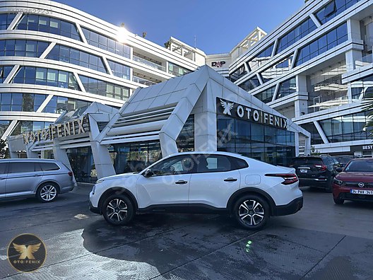 OTOFENİX 2023 C4 X 1.2 PURETECH FEEL BOLD EAT8 63.000 KM
