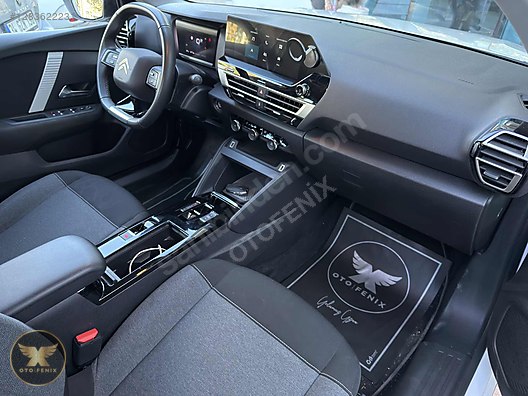 OTOFENİX 2023 C4 X 1.2 PURETECH FEEL BOLD EAT8 63.000 KM