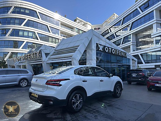 OTOFENİX 2023 C4 X 1.2 PURETECH FEEL BOLD EAT8 63.000 KM