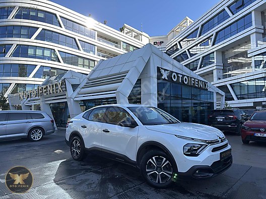 OTOFENİX 2023 C4 X 1.2 PURETECH FEEL BOLD EAT8 63.000 KM