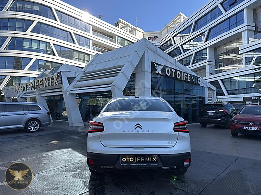OTOFENİX 2023 C4 X 1.2 PURETECH FEEL BOLD EAT8 63.000 KM