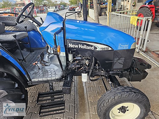 Machinery / Agricultural Machines / Tractors / New Holland / TD65D