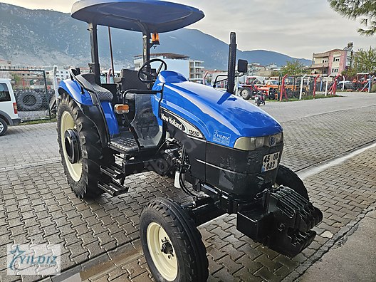 Machinery / Agricultural Machines / Tractors / New Holland / TD65D