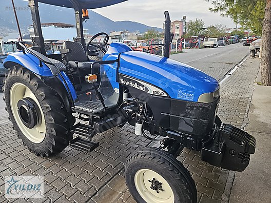 Machinery / Agricultural Machines / Tractors / New Holland / TD65D