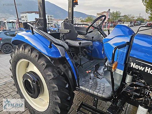 Machinery / Agricultural Machines / Tractors / New Holland / TD65D