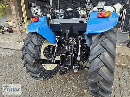 Machinery / Agricultural Machines / Tractors / New Holland / TD65D