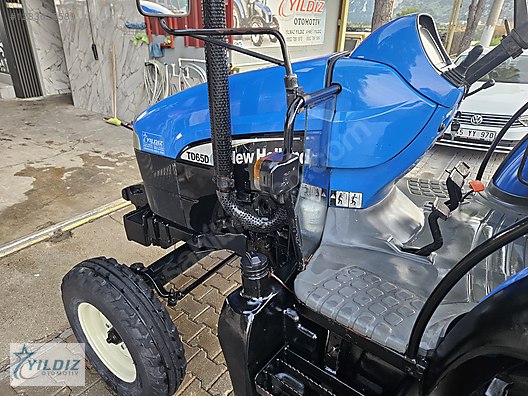 Machinery / Agricultural Machines / Tractors / New Holland / TD65D