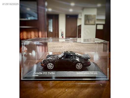 【MINICHAMPS】※難あり限定2006台Porsche911 turbo 1:43 Minichamps 1990 Porsche 911 (964) Turbo Bad Boys plakalı on