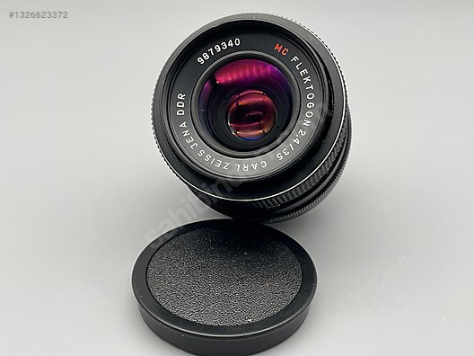 Lenses / Carl Zeiss Jena DDR Flektogon 35mm f/2.4 M42 Lens on