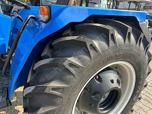 Machinery / Agricultural Machines / Tractors / New Holland / 75-56s