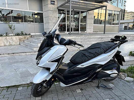 Luz Matricula De Una Honda Nss 250 X (FORZA) Con 27524 Km.