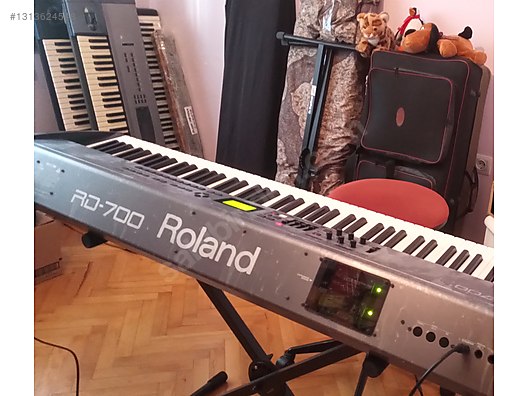 Roland RD-700, doğal kedi figürlü, SRX kart hediyeli - Piyano ve