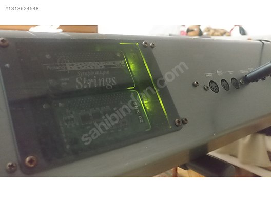 Roland RD-700, doğal kedi figürlü, SRX kart hediyeli - Piyano ve