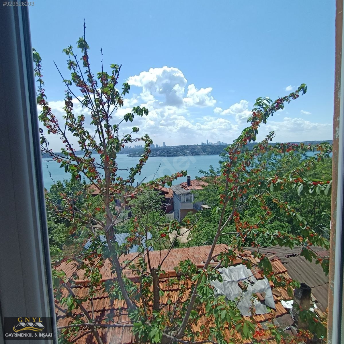 BEYKOZ YALIKÖY DE PANORAMİK BOĞAZ MANZARALİ MÜSTAKİL EV Satılık